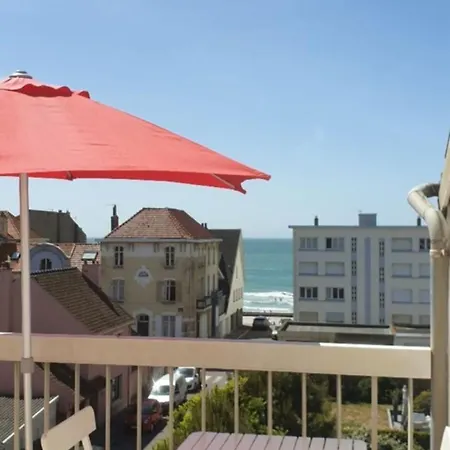 Terrasse Vue Avec Parking Prive A 62930 Wimereux