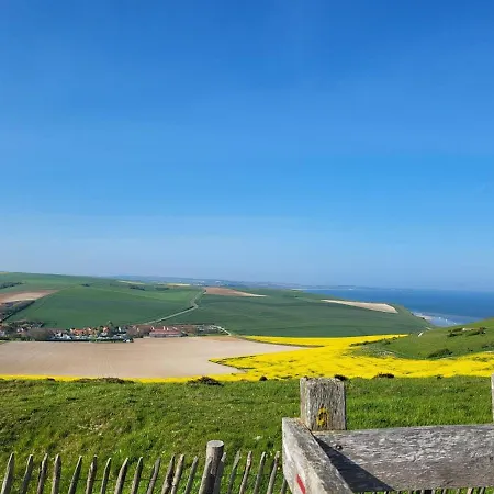 Terrasse Vue Avec Parking Prive A 62930 Wimereux